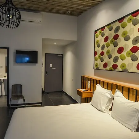 Cit'hotel Le Relais Boisniard 3* Chambretaud